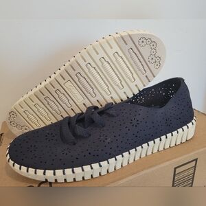 Skechers Air-Cooled memory foam Women's Shoes Navy Blue Color Size 6.5